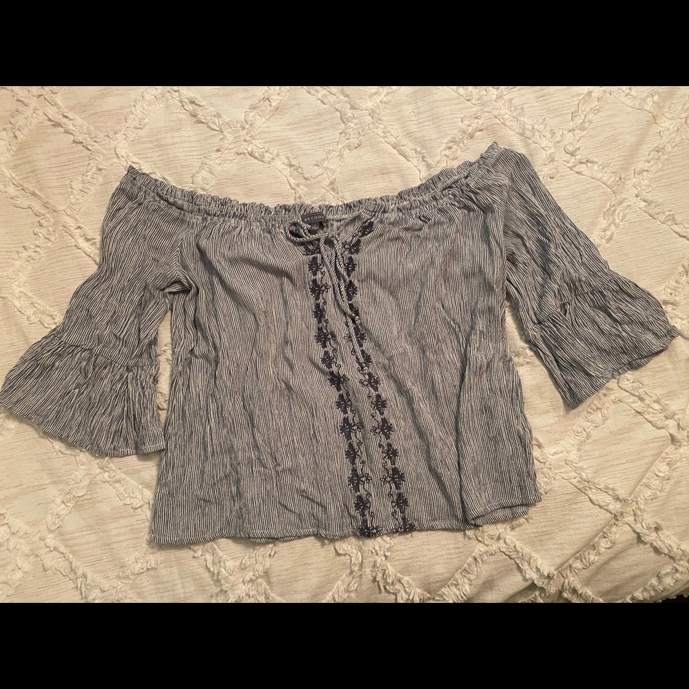 Off the shoulder striped w/ design embroidery top